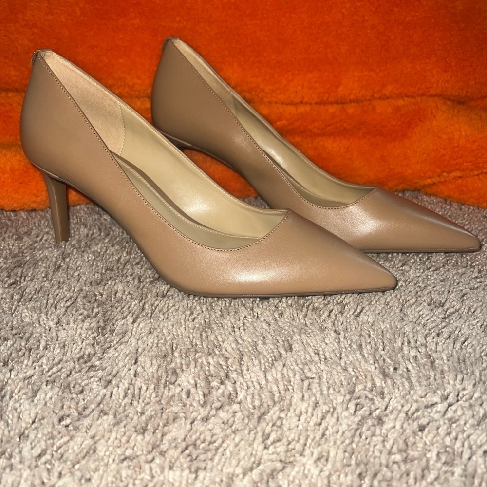 Michael Kors Alina Flex Leather Pumps